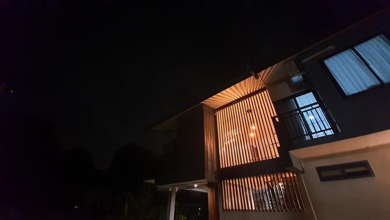 Sabua The Terrace Homestay Утхайтхани Экстерьер фото